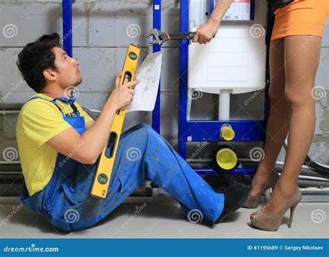 gently pervs|PLUMBER ADVENTURE Pt 1. Casalinga Milf Vuole il Cazzo Dell .